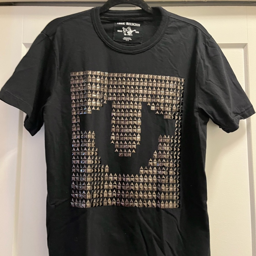 Black true religion T-shirt, with studded affect 🖤